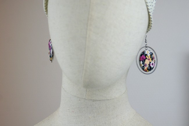 Boucles d'oreilles Agathe en tissu fleuri type liberty fuchsia noir et gris