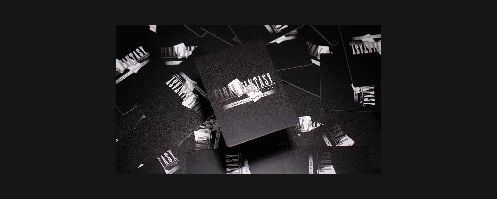Final Fantasy Trading Card Game, cartes posées sur une table de jeu