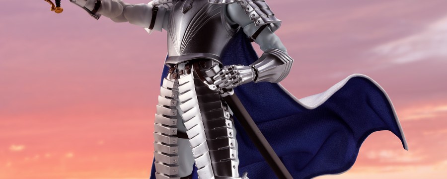 S.H.Figuarts Griffith de Berserk avec casque et épée, photo officielle Bandai Spirits