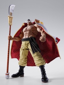 Photo officielle de la S.H.Figuarts Edward Newgate, Barbe Blanche, cape rouge et naginata, annoncée pour l’arc Marineford