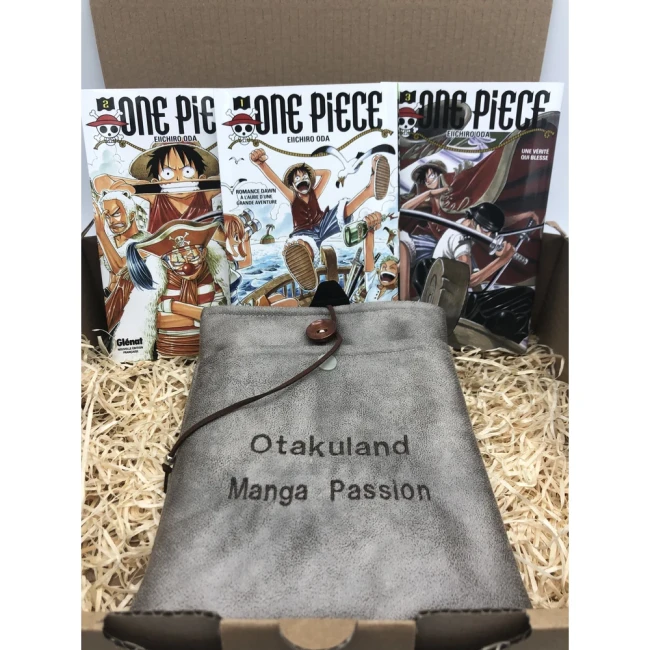 Trois tomes One Piece présentés avec une protection grise à bouton et cordon