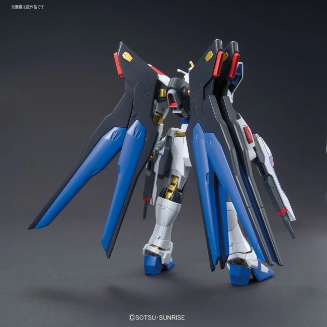 HG 1/144 ZGMF-X20A Strike Freedom Gundam - Model Kit Bandai