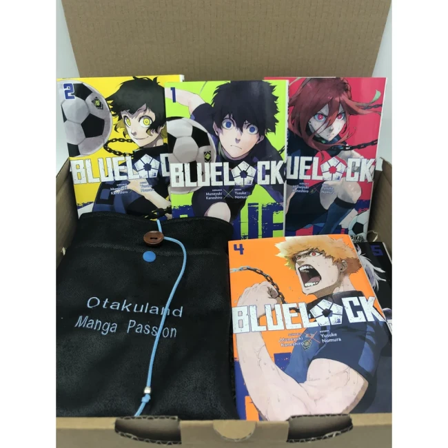 Box Blue Lock avec mangas et pochette noire brodée.