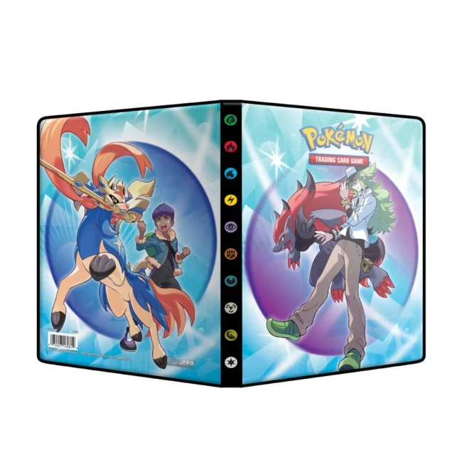 Classeur Pokémon Trading Card Game avec un design vibrant mettant en avant des dresseurs et leurs Pokémon légendaires dans des poses dynamiques, parfait pour organiser et protéger les cartes de collection.