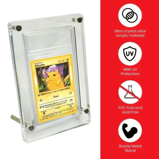 Carte Pikachu exposée dans un présentoir acrylique PSA avec support métal