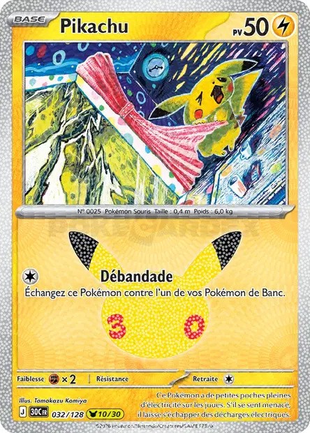 Pikachu 032/128 – Pokémon 30e Anniversaire FR Recto de la carte Pokémon Pikachu 032/128, 30e Anniversaire, en français