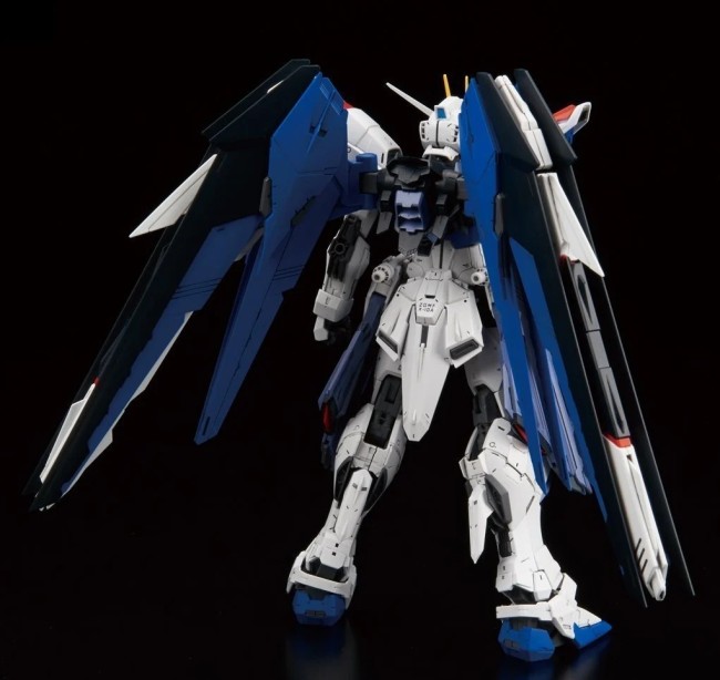 MG Freedom Gundam Ver 2.0 1/100 - Model Kit Bandai MG Freedom Gundam Ver 2.0 1/100 - Model Kit Bandai