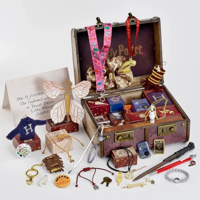 Calendrier de l'Avent Harry Potter 2025 - Gift Box Valise Calendrier de l'Avent Harry Potter 2025 avec valise vintage et 24 surprises