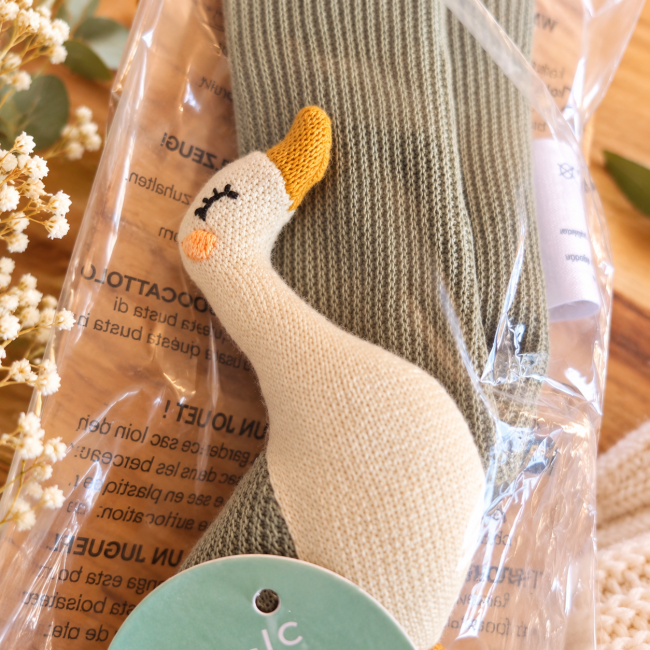 Hochet Heron Trixie en coton biologique avec petit grelot intégré