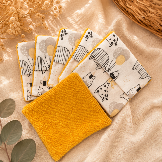 Lingettes lavables réutilisables en coton motif animaux et ballons avec fibre de bambou jaune moutarde