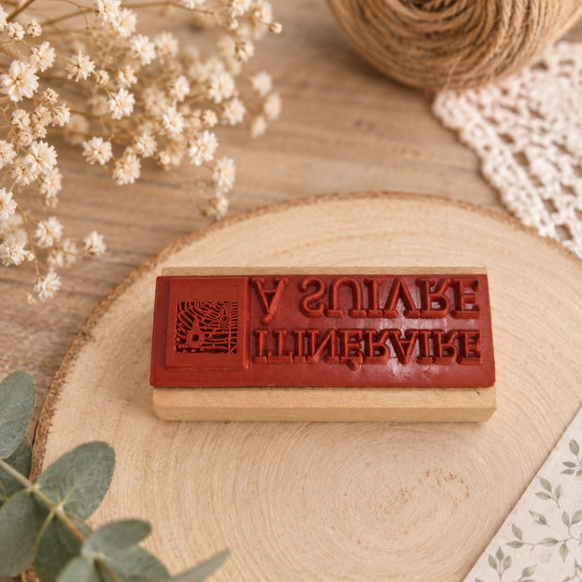 Tampon caoutchouc Kesi’Art pour créer des motifs de scrapbooking