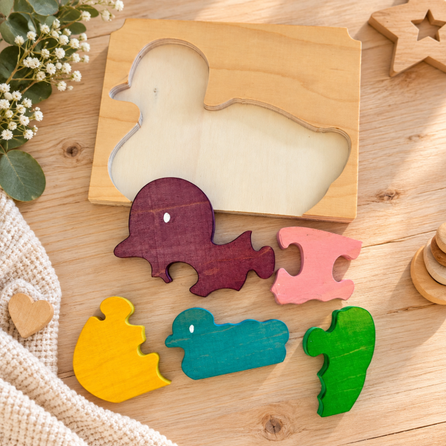 Puzzle en bois pour enfant avec pièces animaux colorés