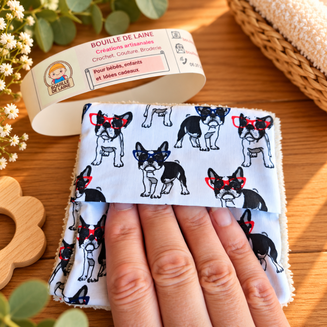 Lingette lavable en bambou avec poche de maintien et motif bouledogue