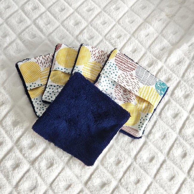 Lingettes démaquillantes lavables en fibre de bambou – face coton et face douce Lingettes démaquillantes lavables en bambou et coton avec poche de maintien