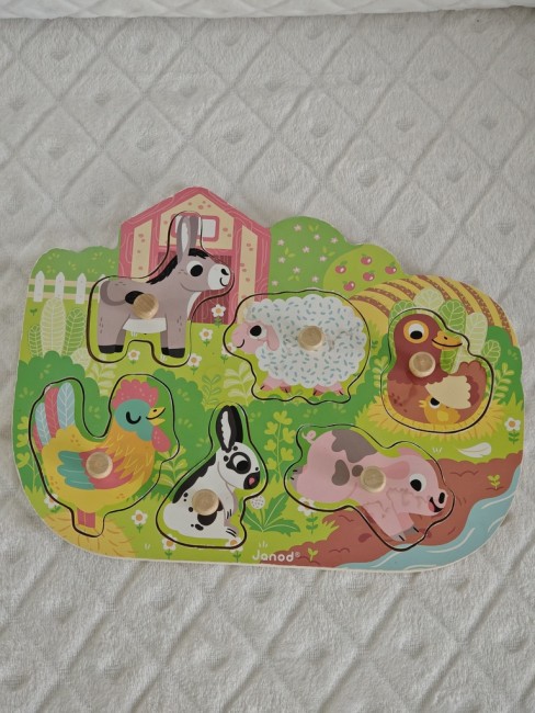 Planche puzzle en bois avec animaux de la ferme - pièces tâchées 