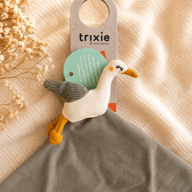 Doudou cygne Trixie avec petit cygne blanc et détails moutarde