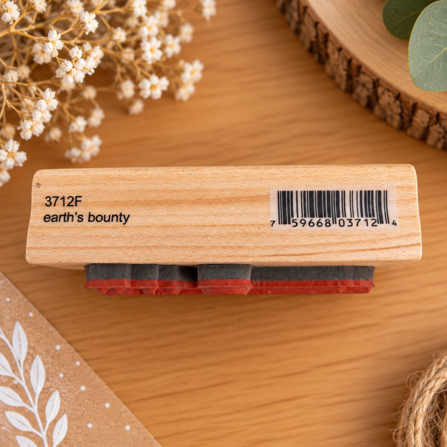 Tampon bois Penny Black – vue arrière avec code-barres Tampon en bois Penny Black avec code-barres et référence