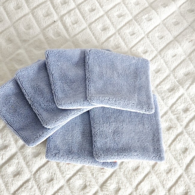 Lingettes démaquillantes lavables en bambou bleu ciel – douceur et absorption Lingettes démaquillantes lavables en fibre de bambou bleu ciel douce et absorbante