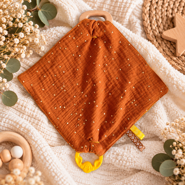 Doudou plat artisanal en coton gaze vue arrière