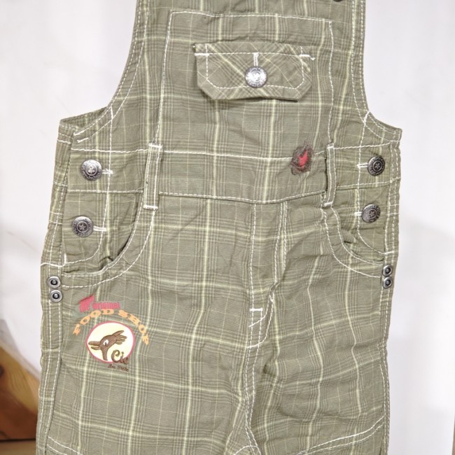Salopette bébé à carreaux verts, détails FOOD SHOP, style vintage, vêtement seconde main