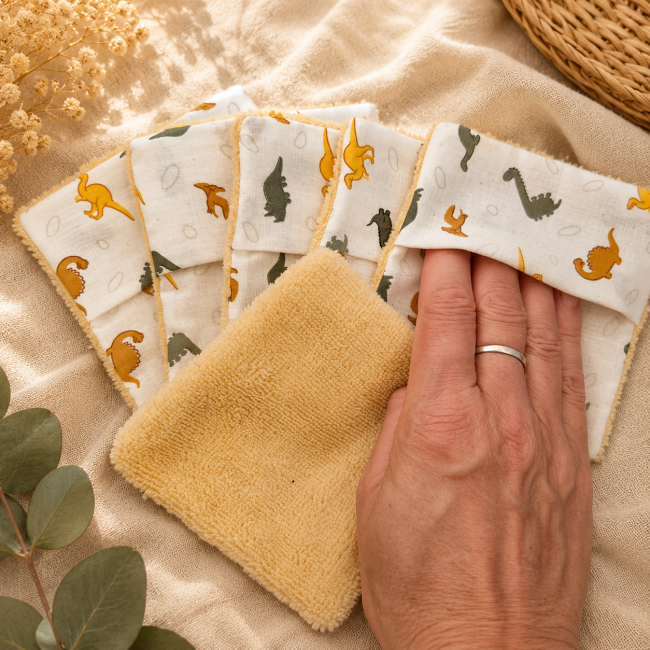 Lot de lingettes lavables artisanales pour bébé et maman à motif dinosaures
