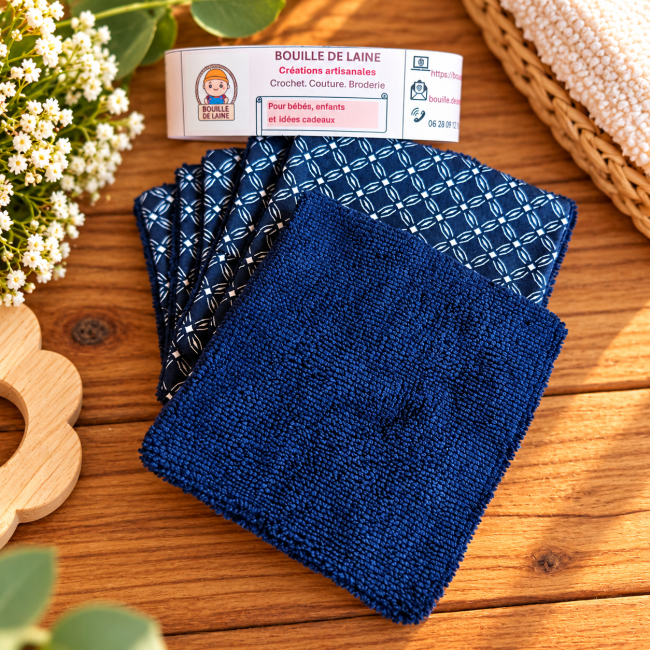6 lingettes lavables artisanales en bambou bleu marine avec motifs géométriques
