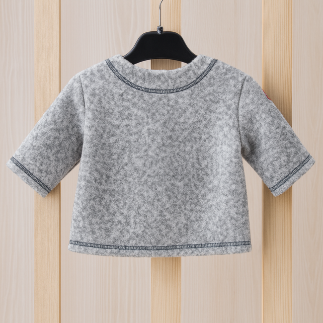 Haut enfant gris à manches courtes en polaire douce, coutures contrastées