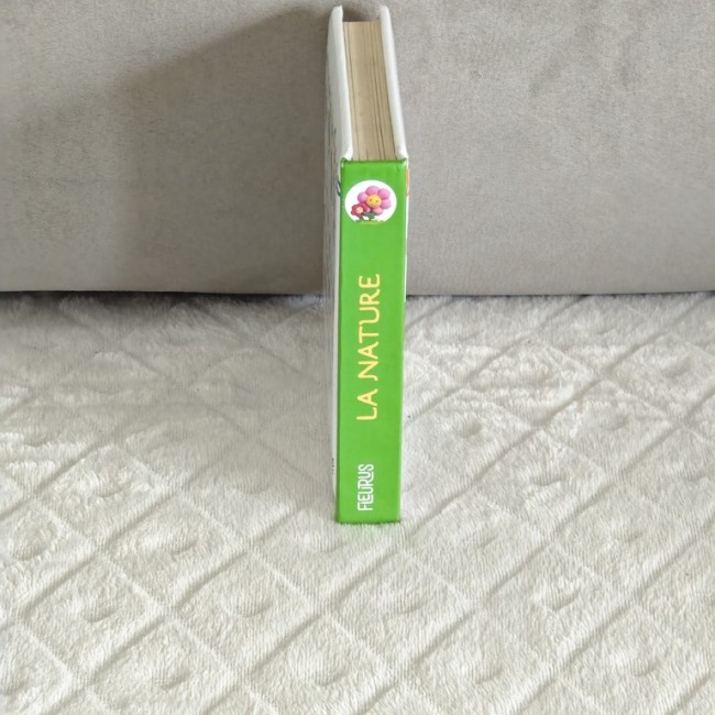 Tranche verte du livre La Nature Fleurus, livre bébé en très bon état