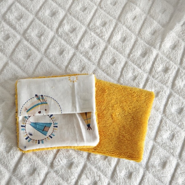 Lingettes démaquillantes lavables en bambou et coton motif indien avec poche de maintien