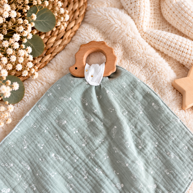 Doudou plat bébé avec anneau de dentition en bois