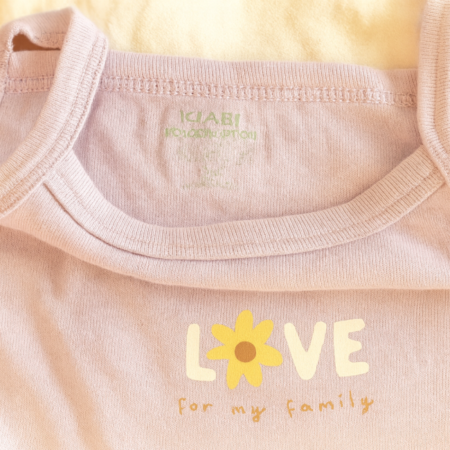 Hauts bébé fille 12M – fleuri et message Hauts bébé imprimé fleurs et message LOVE