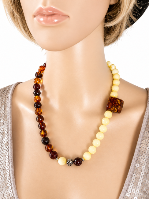 Bijou ambre, collier femme, bijoux gemme, collier ambre, ambre véritable, collier grosse perle en ambre, collier ambre jaune et cognac