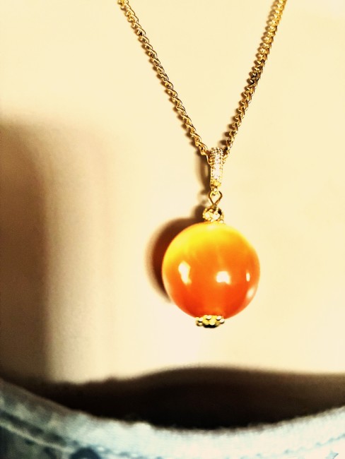 Merveilleuse AMBRE, bijou élégant, tendance, moderne, collier, bracelet, boucles d'oreilles en AMBRE de la Baltique Ambre marbré jaune/orange et ambre jaune collier 50 cm grosse perle ronde bijou homme femme. collier femme, collier ambre, bijoux ambre, bracelet ambre, boucles d'oreilles ambre, Ambre bijoux marie c