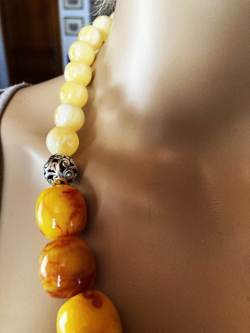Ambre marbré jaune/orange et ambre jaune superbe collier 56 cm grosses perles rondes bijou femme. collier femme, collier ambre, bijoux ambre, bracelet ambre, boucles d'oreilles ambre, Ambre bijoux marie c