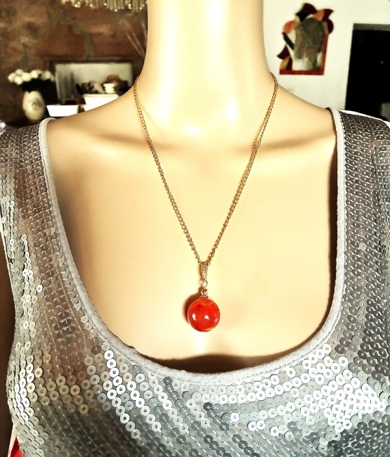 Ambre orange marbré pendentif perle de 20 mm collier 50 cm chaîne dorée acier inoxydable bijou femme homme, collier ambre, bracelet ambre, boucles oreilles ambre, ambre véritable, bijoux marie c