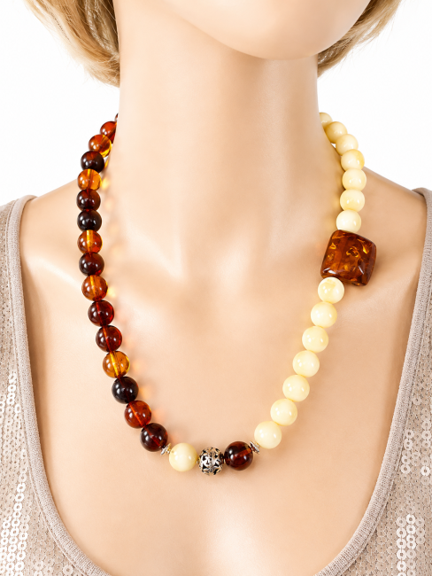 Bijou ambre, collier femme, bijoux gemme, collier ambre, ambre véritable, collier grosse perle en ambre, collier ambre jaune et cognac