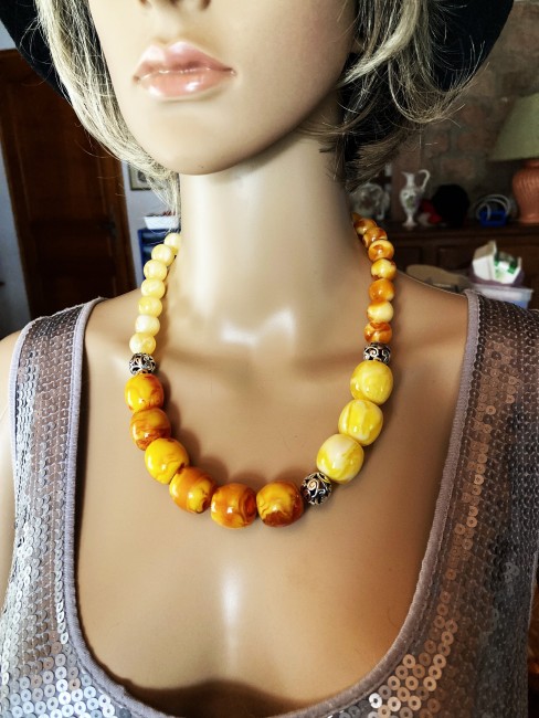 Ambre marbré jaune/orange et ambre jaune superbe collier 56 cm grosses perles rondes bijou femme. collier femme, collier ambre, bijoux ambre, bracelet ambre, boucles d'oreilles ambre, Ambre bijoux marie c