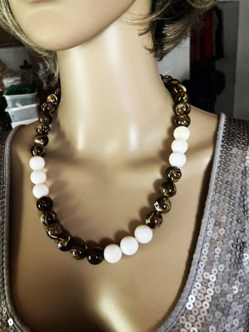 Ambre brun/blanc très marbré et ambre blanc collier long 56 cm perles de 14mm Bijou femme, collier femme bracelet, boucles oreilles, Ambre Bijoux marie c