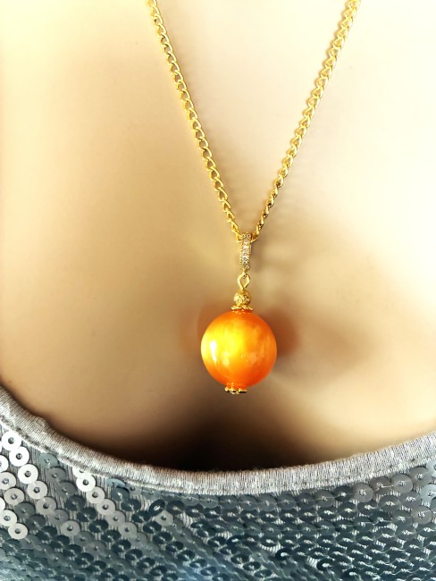 Merveilleuse AMBRE, bijou élégant, tendance, moderne, collier, bracelet, boucles d'oreilles en AMBRE de la Baltique Ambre marbré jaune/orange et ambre jaune collier 50 cm grosse perle ronde bijou homme femme. collier femme, collier ambre, bijoux ambre, bracelet ambre, boucles d'oreilles ambre, Ambre bijoux marie c
