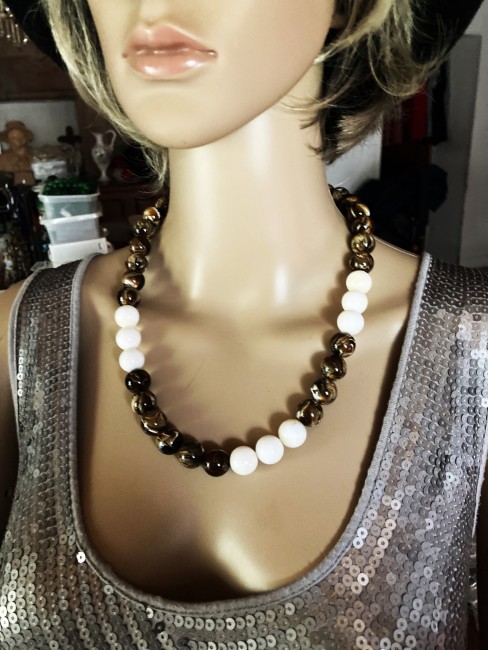 Ambre brun/blanc très marbré et ambre blanc collier long 56 cm perles de 14mm Bijou femme, collier femme bracelet, boucles oreilles, Ambre Bijoux marie c