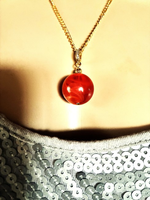 Ambre orange marbré pendentif perle de 20 mm collier 50 cm chaîne dorée acier inoxydable bijou femme homme, collier ambre, bracelet ambre, boucles oreilles ambre, ambre véritable, bijoux marie c