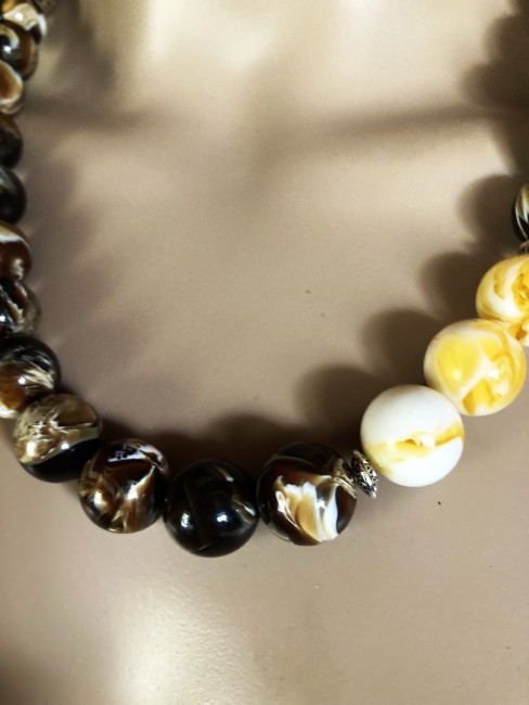 Ambre brun/blanc très marbré et ambre blanc marbré jaune collier long 58 cm perles de 16mm Bijou femme, collier femme, bracelet, boucles oreilles, Ambre Bijoux marie c