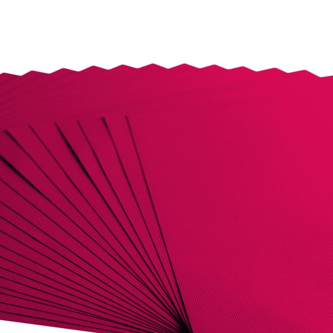 Florence • Cardstock texturé 30x30 Raspberry 024 — macro du grain Gros plan sur le grain toilé du cardstock Florence 30x30 Raspberry 024