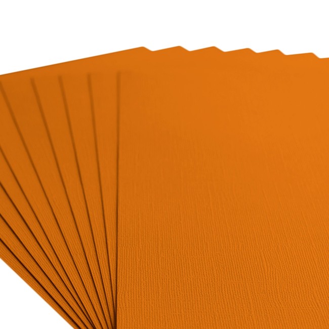 Gros plan sur le grain toilé du cardstock Florence A4 Mandarin 013