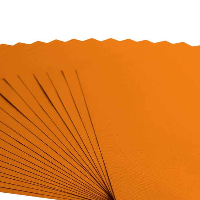 Gros plan sur le grain toilé du cardstock Florence 30x30 Mandarin 013
