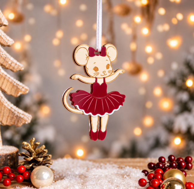 Souris ballerine dans un décor de Noël (1)