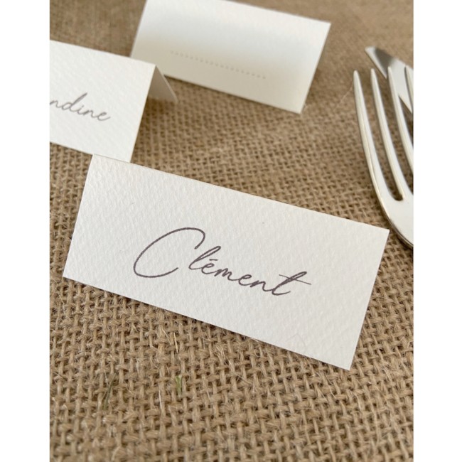 Marque-places mariage – Calligraphie élégante sur papier texturé – Chic & Raffiné - EP3