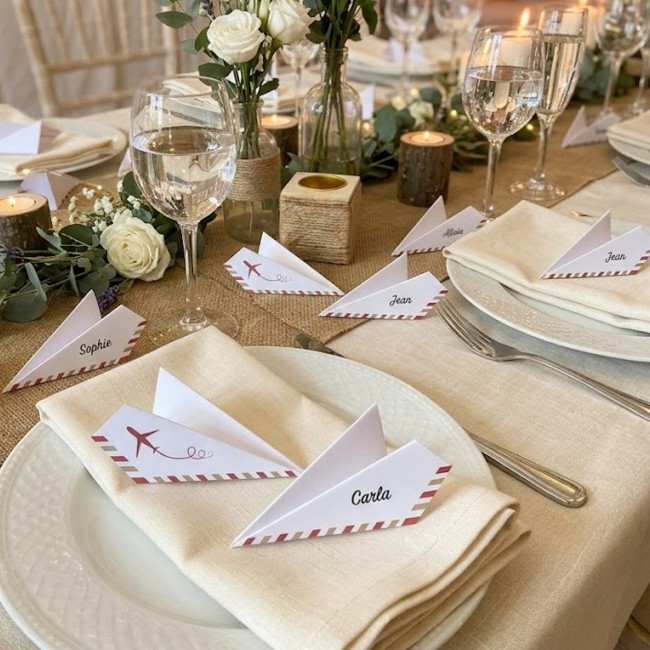Marque-places avion origami – Thème mariage Voyage Bordeaux & Beige - Motif Rose des vents ou Avion - EP2