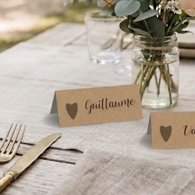 Marque-Places personnalisé motif petit coeur perforé - EP2