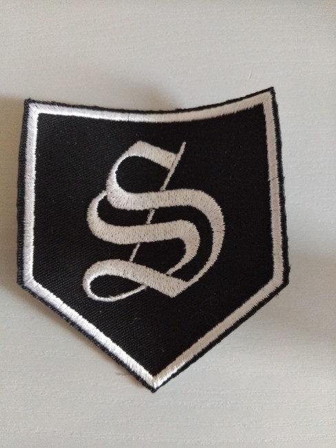 Patch S brodé  à coudre -customisé-broderie S -écusson...